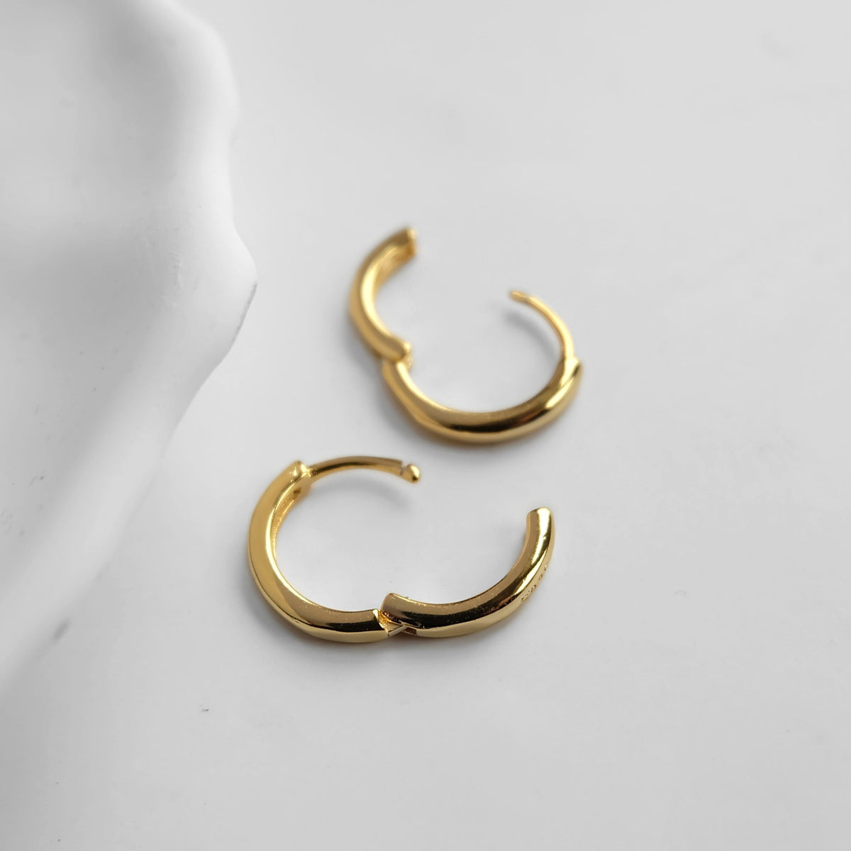 Sundara Hoops